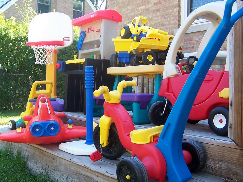 Rick Kaempfer: Adult-Sized Little Tikes Car