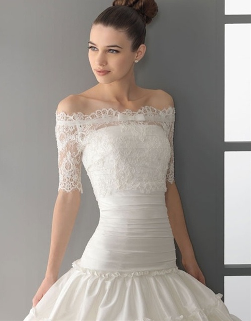 Beautifully Reckless: elegant wedding gown with delicate lace