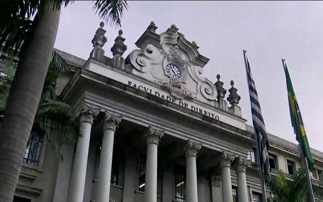 Professor da USP elogia período do regime militar e revolta alunos