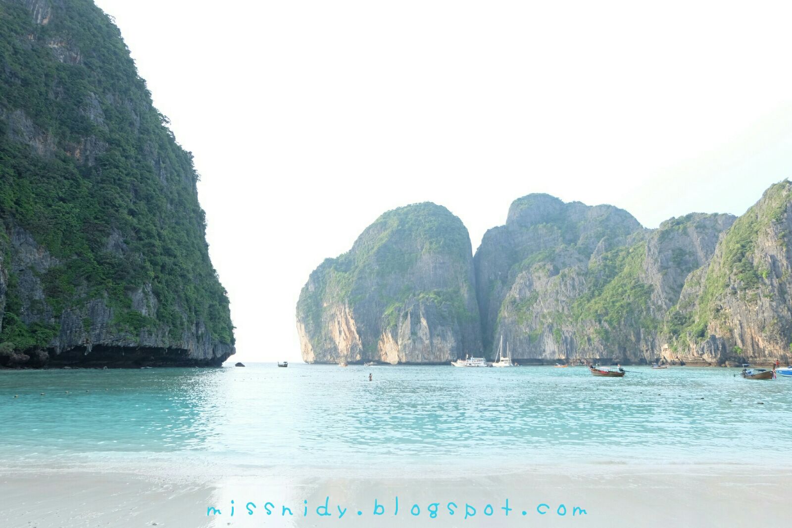 tips how to avoid crowd in phiphi island