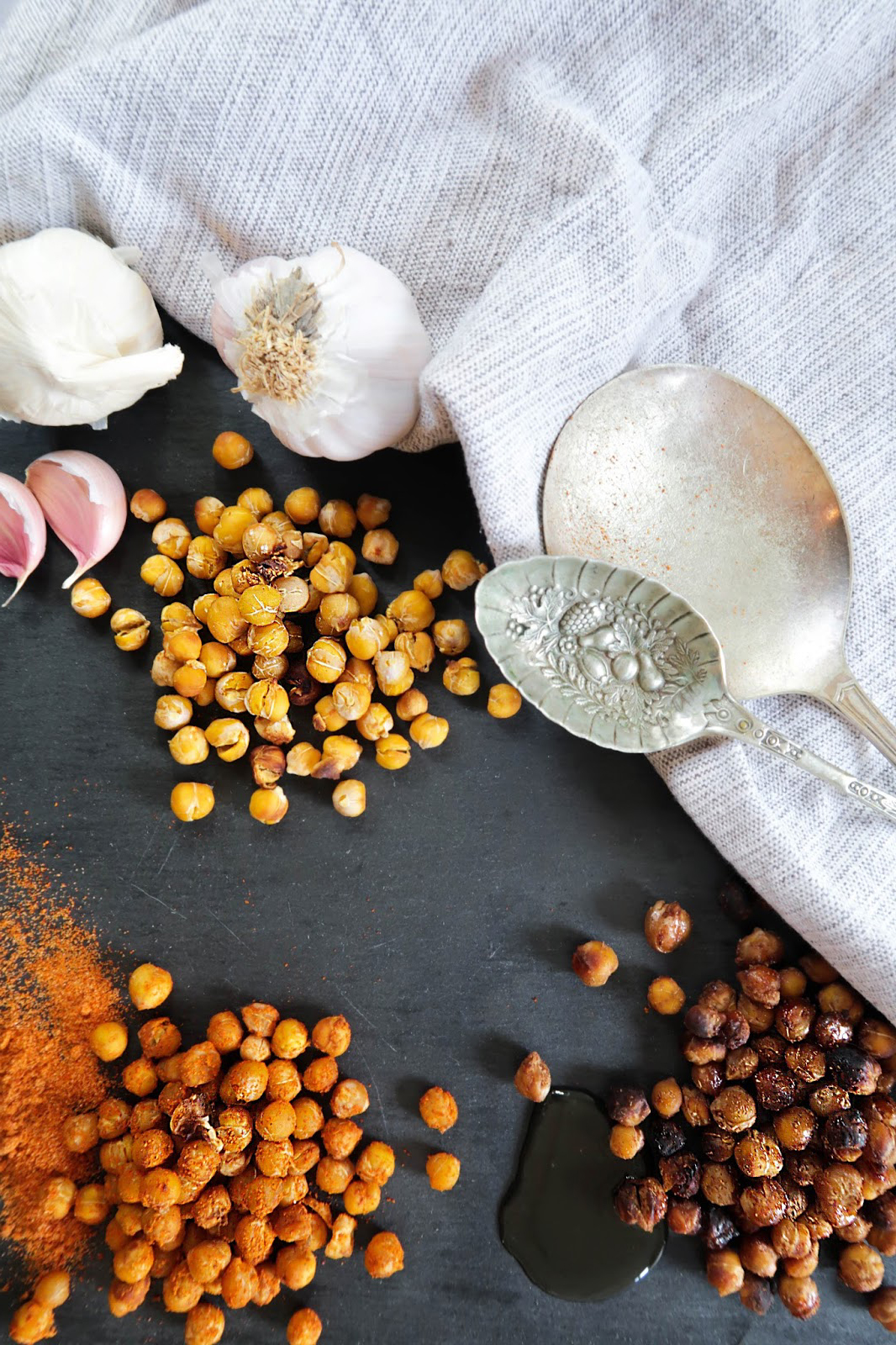 Crispy roasted chickpeas: sweet, salty & spicy Crispy roasted chickpeas: sweet, salty & spicy