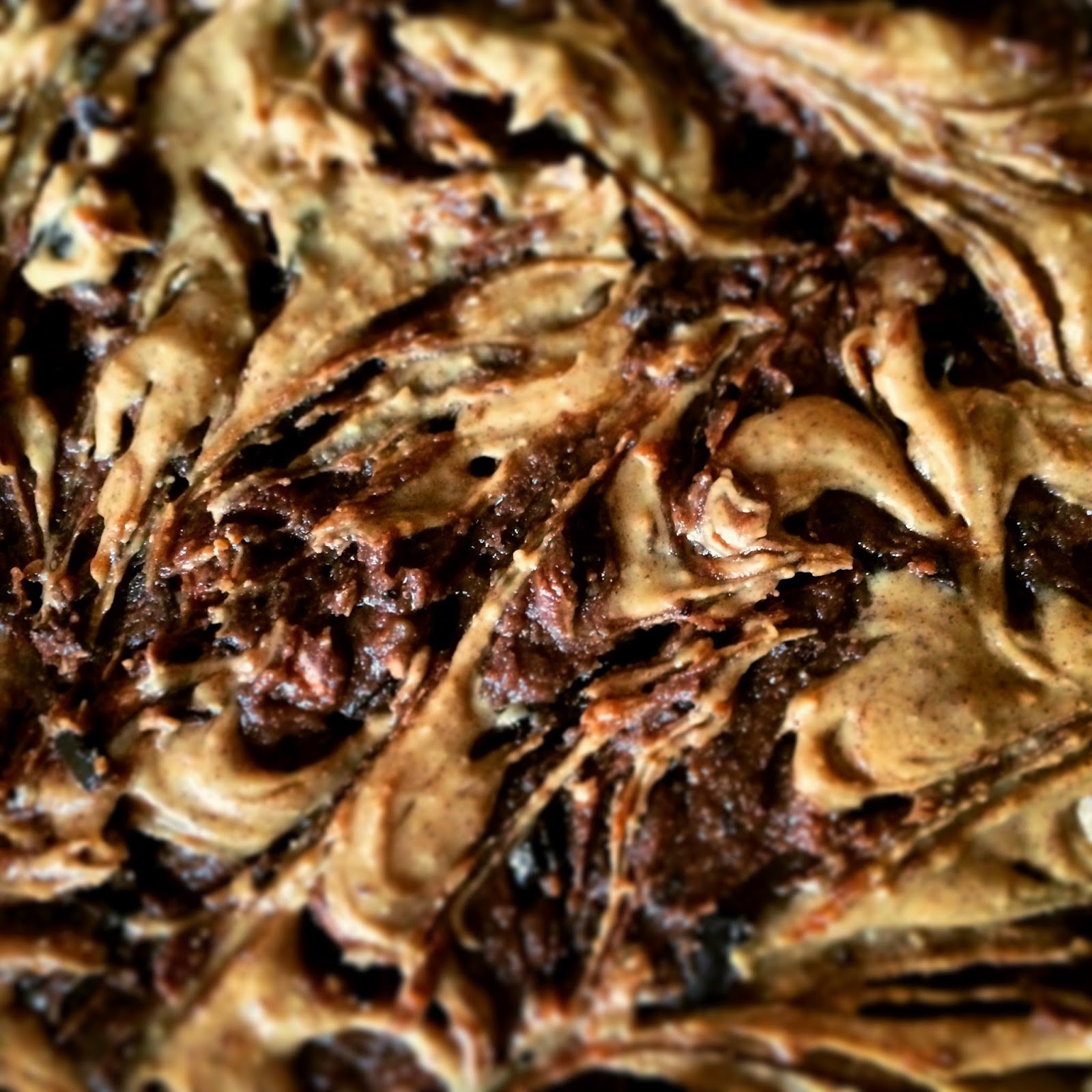 Vegane, glutenfreie Brownies mit Erdnussbutter