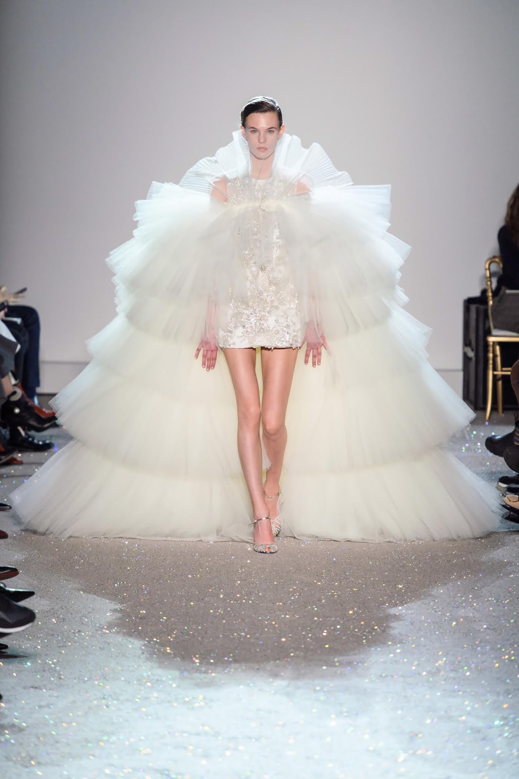 HAUTE COUTURE GLAMOUR: GIAMBATTISTA VALLI