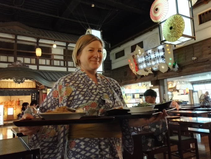 Kylpeminen onsenissa - kokemuksia Tokiossa / Oedo onsen monogatari Odaiba