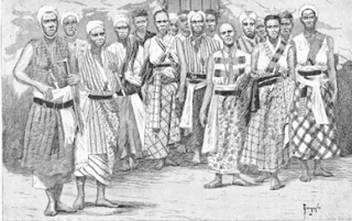 Mujeres guerreras con el vestido tradicional
