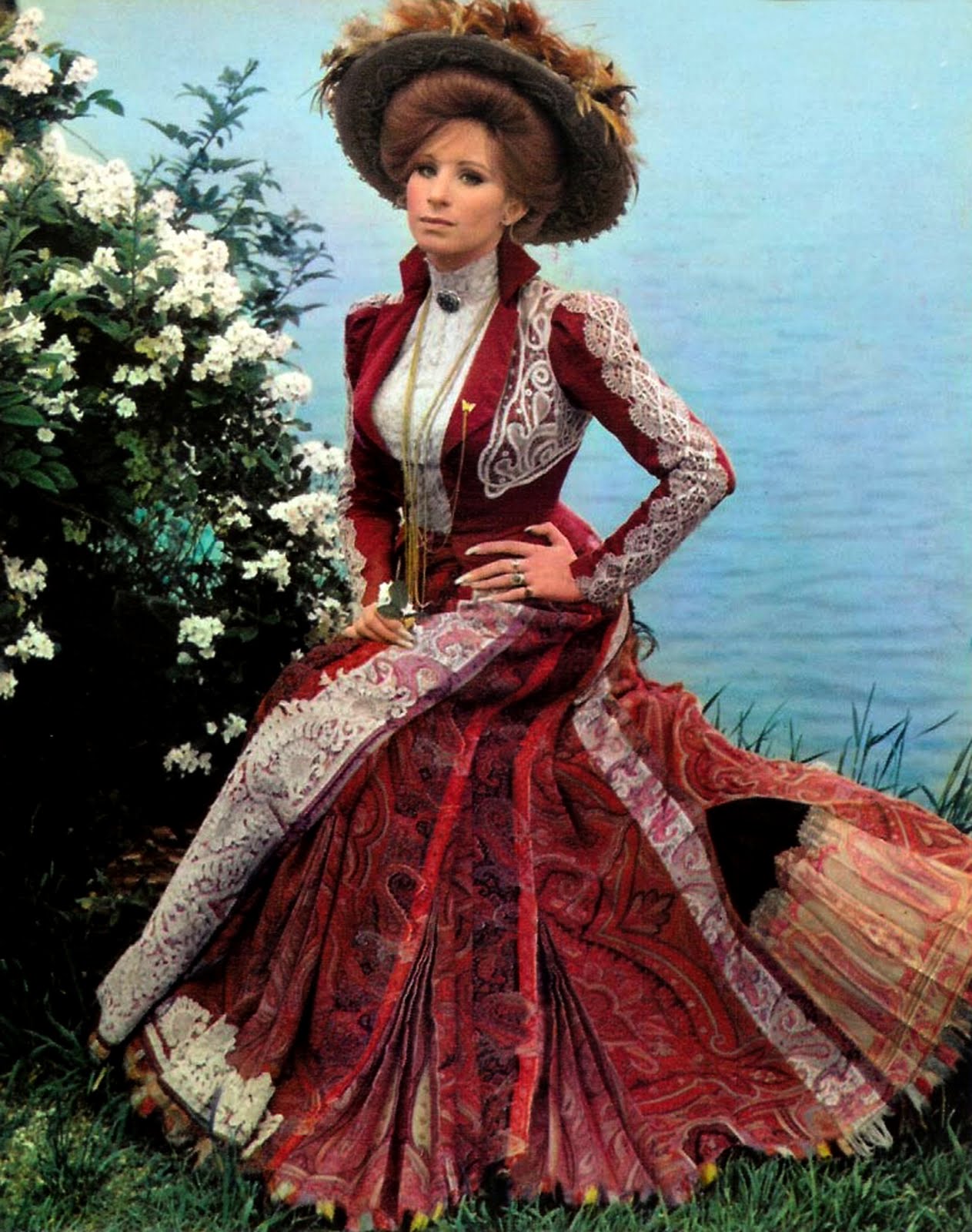 http://2.bp.blogspot.com/-8ZepPmdCZWY/TcWjmM1O_RI/AAAAAAAAAIM/XSPi8zkfaQ4/s1600/Barbra-Streisand--helld.jpg