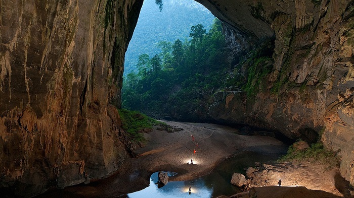 Hang Son Doong, Vietnam - The Largest Cave in The World
