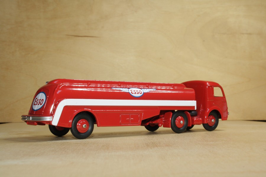 AU JOUET PARISIEN: CIJ Modèle n° 3/20 Panhard Movic Citerne BP