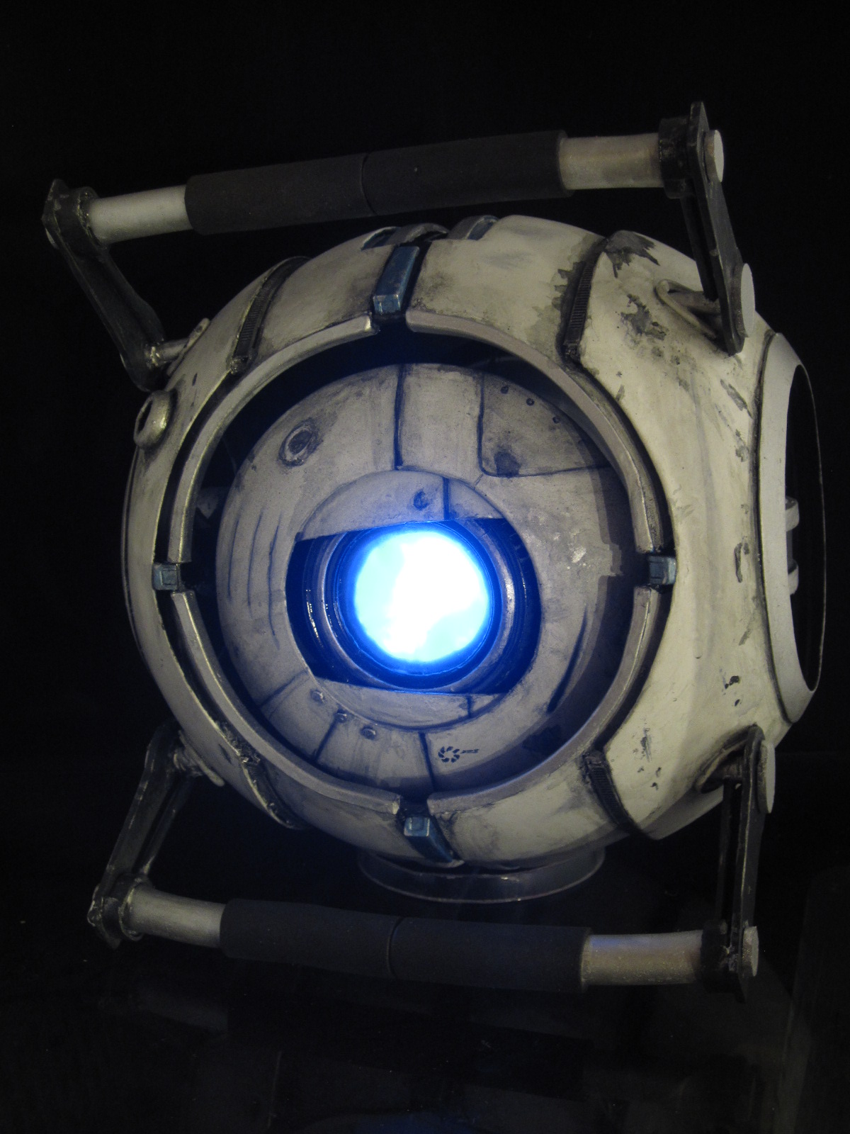 Portal 2 робот уитли. уитли портал 2. уитли портал 2. модуль уитли. уитли портал 2.