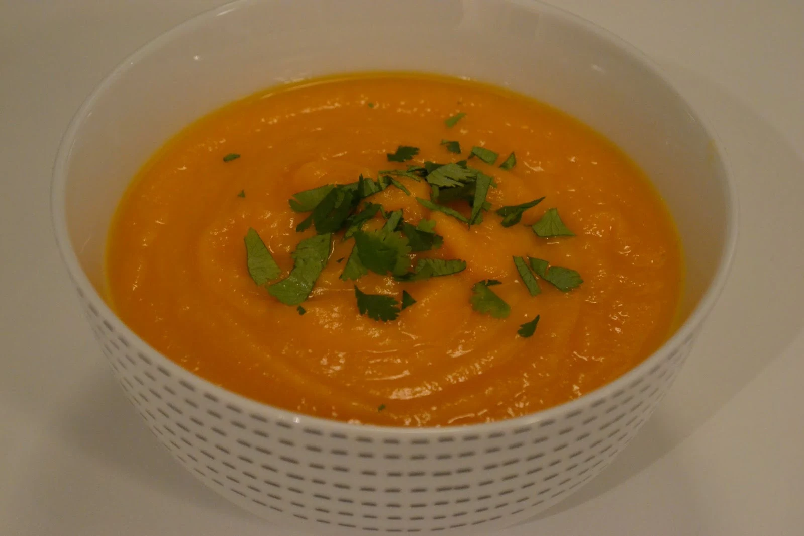 Soupe carotte, patate douce et échalotte