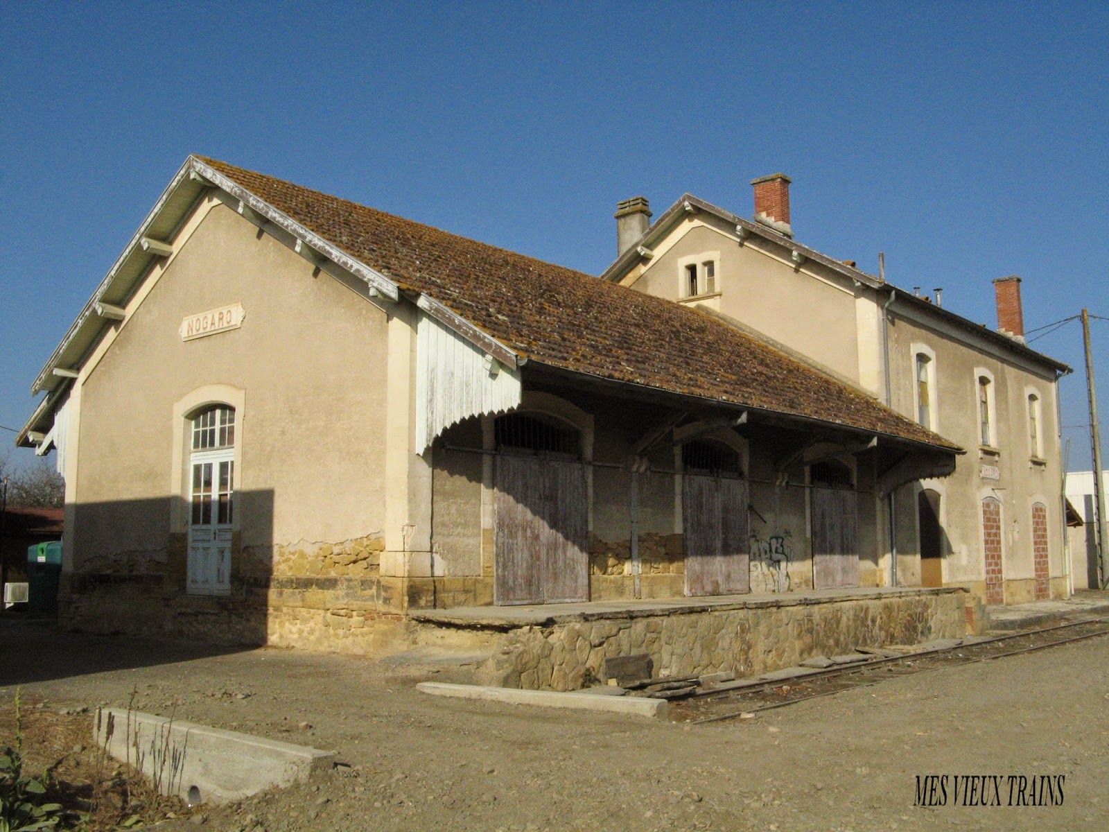 MES VIEUX TRAINS La gare de Nogaro
