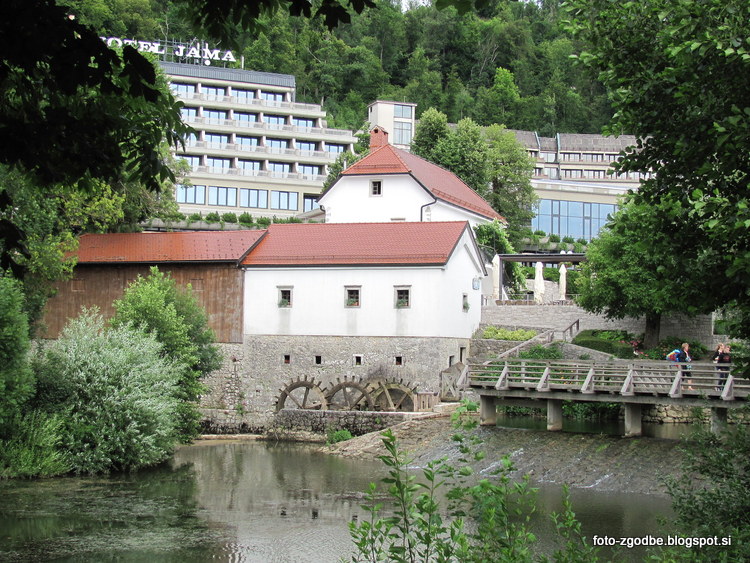 Postojna, Jamska cesta 27, Modrijanov mlin Slovenija, Notranjska