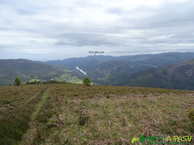 Ruta de los Castros: Vista hacia el Río Navia