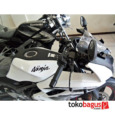 Kondom Tangki membuat  Kawasaki Ninja 150RR 2012 SE semakin maco