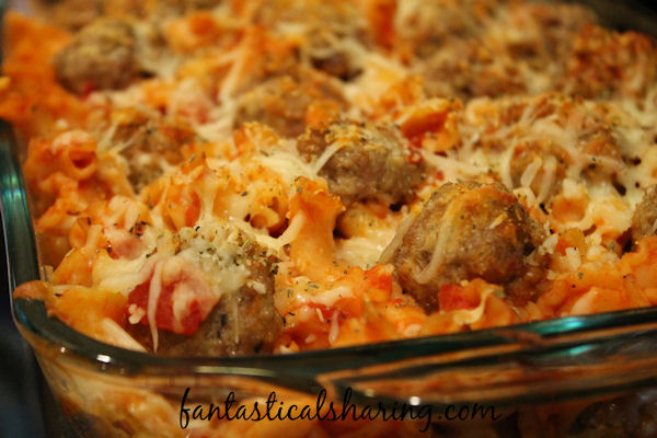 Chicken Parmesan Meatball Casserole | This recipe is classic comfort in casserole form - the meatballs are positively supreme! #recipe #maindish #casserole