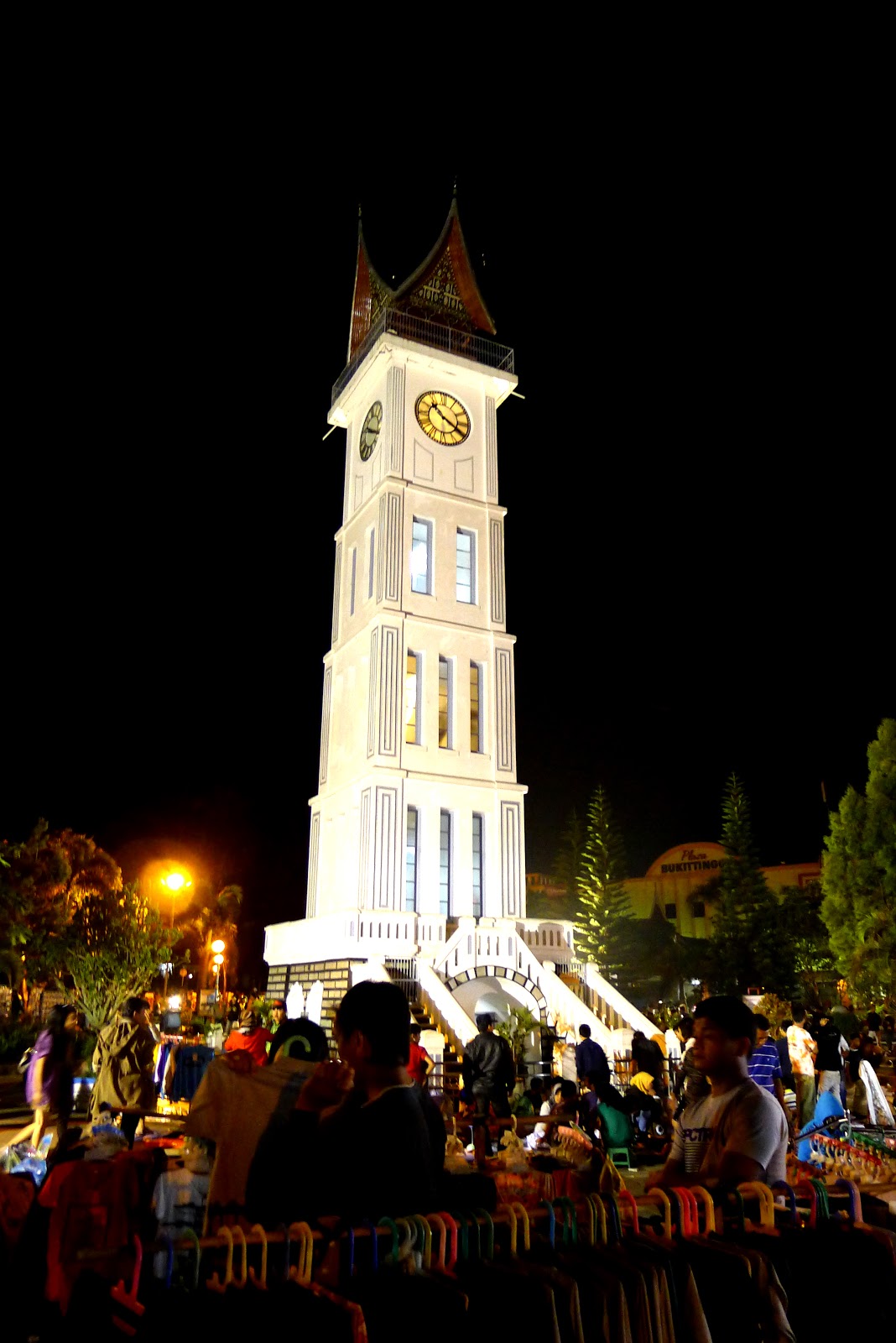 Pakej Percutian Indonesia: 5H/4M Bukittinggi Padang 