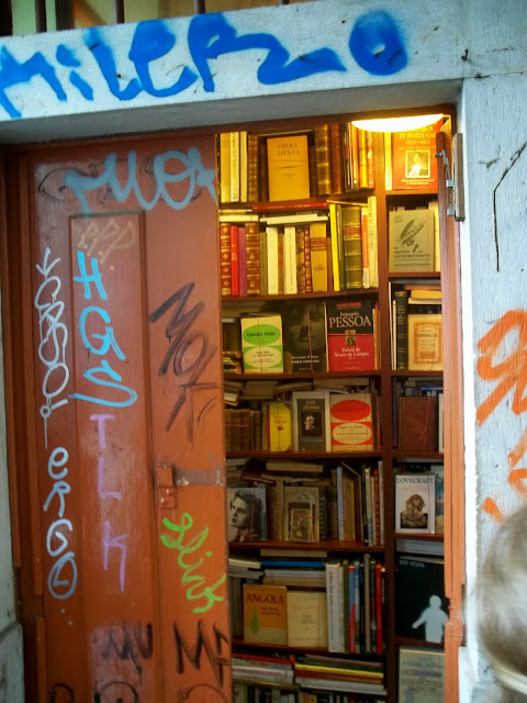 Smallest bookshop in the world on Semi-Charmed Kind of Life