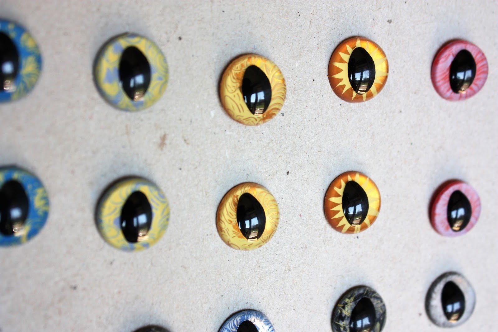 Happyamigurumi Hand Painted Safety Eyes for Amigurumi