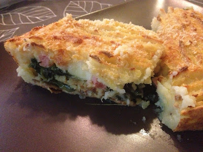 sformato di patate ripieno con spinaci, mozzarella e prosciutto cotto - potatoes mold with spinach, mozzarella cheese and ham filling