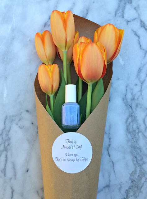Tiptoe through the Tulips! Easy Mother's Day Gift with Printable Tag | www.jacolynmurphy.com