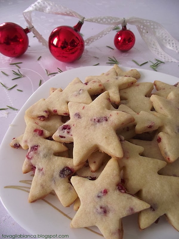 biscotti con mirtilli rossi di palude e mandorle