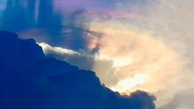 Massive cloud anomaly above the Philippines air space could be a UFO Mothership.