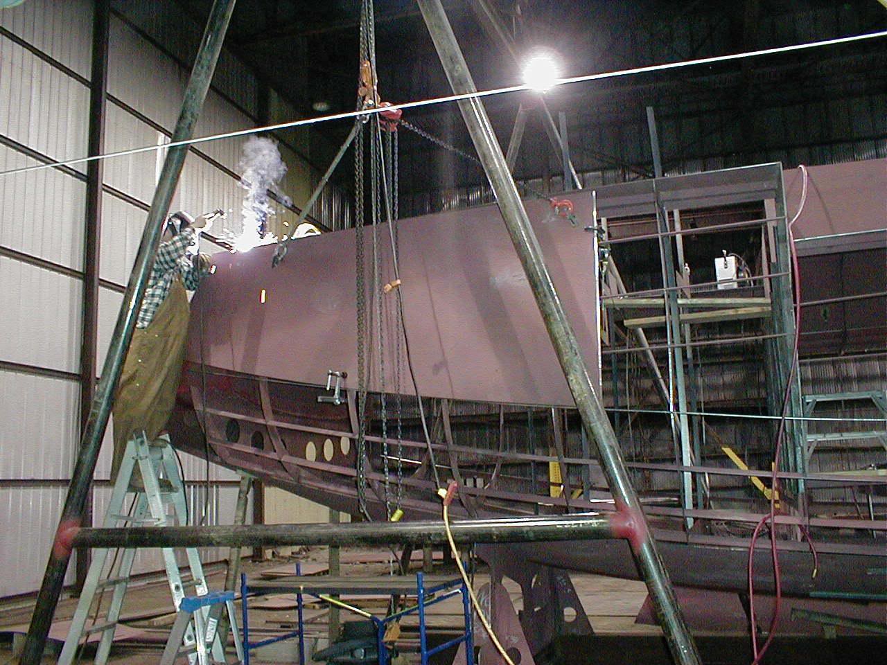 Dreamcatcher Marine V495 Plating the hull