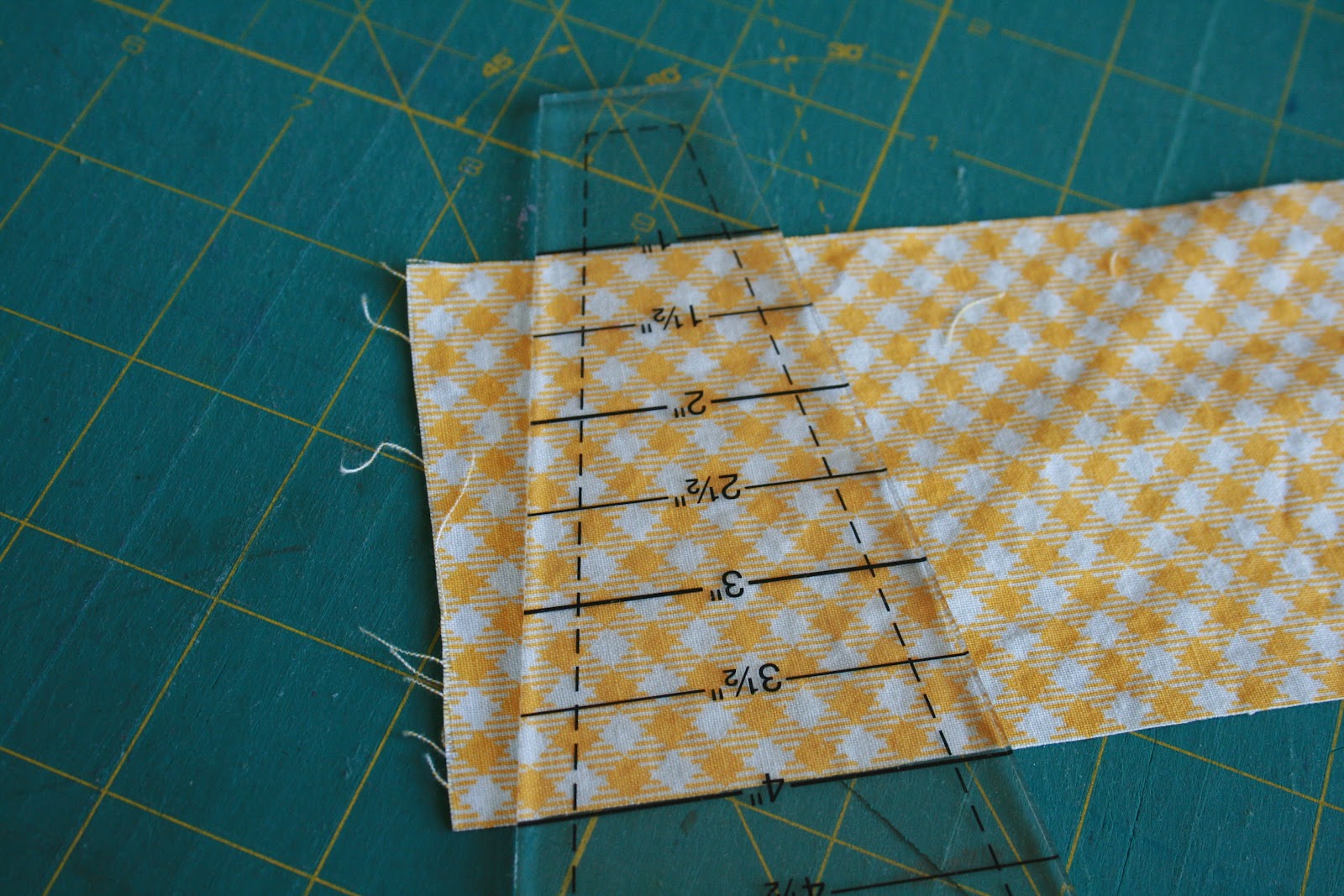 leedle deedle quilts: EZ Dresden Ruler post 2 - the Snake Trail Tutorial