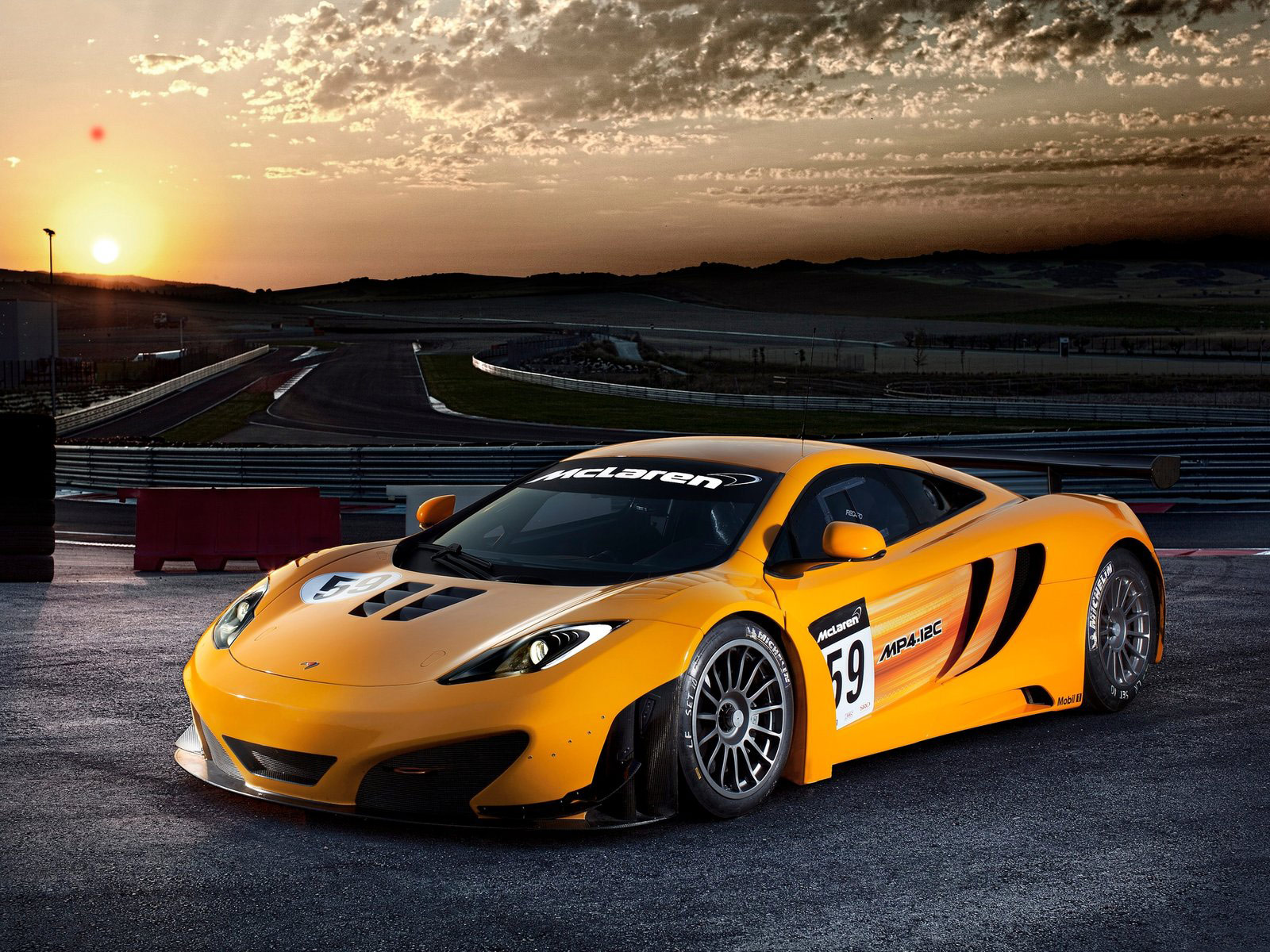 Download Gambar Mobil McLaren MP412C GT3 2011