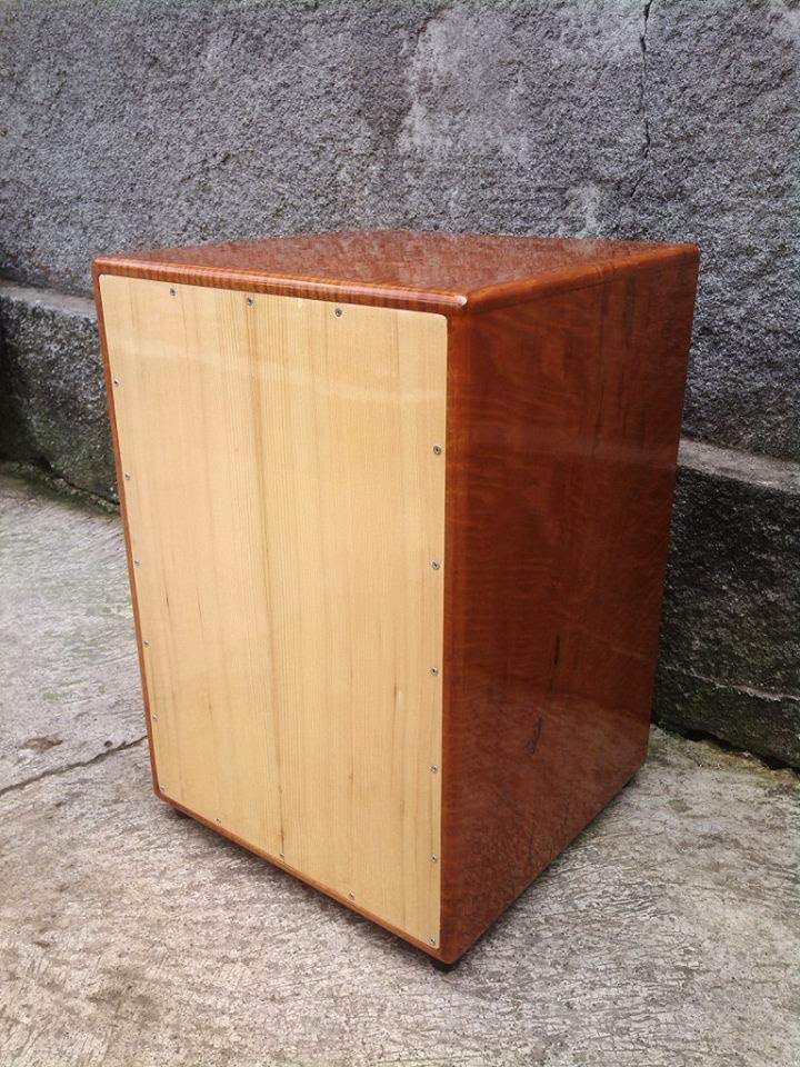 WIDODO'S CAJON AND GUITAR CAJON