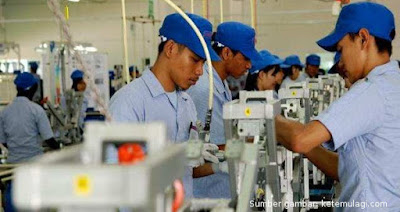 daftar-terbaru-ump-buruh-indonesia daftar-terbaru-ump-buruh-indonesia