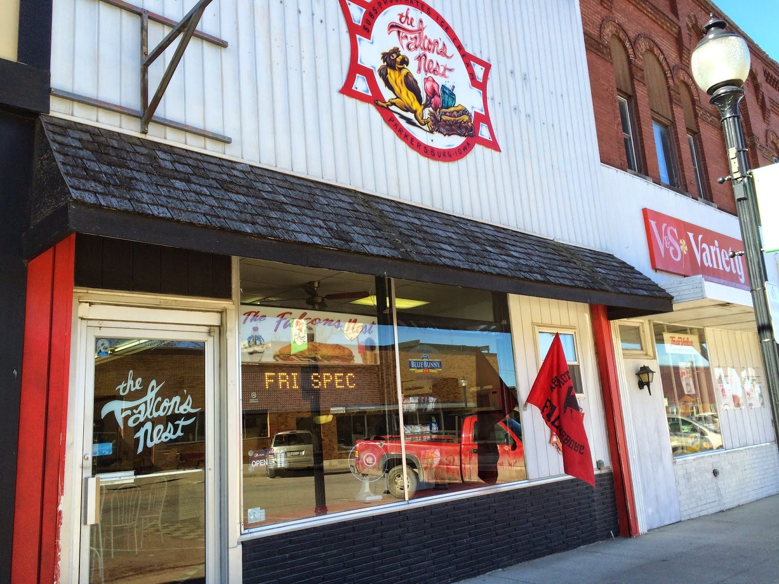 Iowa TOY 2014 POINTS of PRIDE AplingtonParkersburg School District