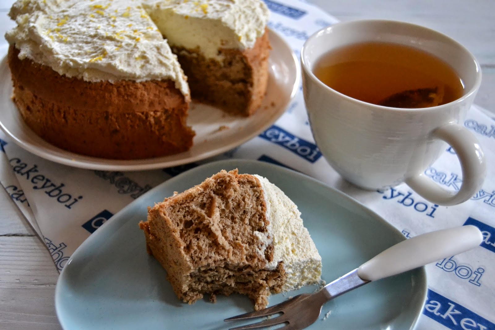 earl grey tea and vanilla cake