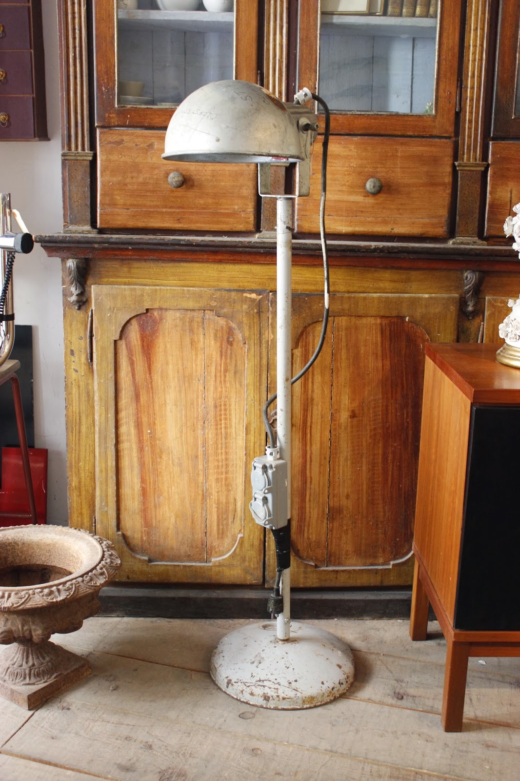 VINTAGE 4P. Tu tienda de muebles vintage en Madrid.: Mobiliario vintage