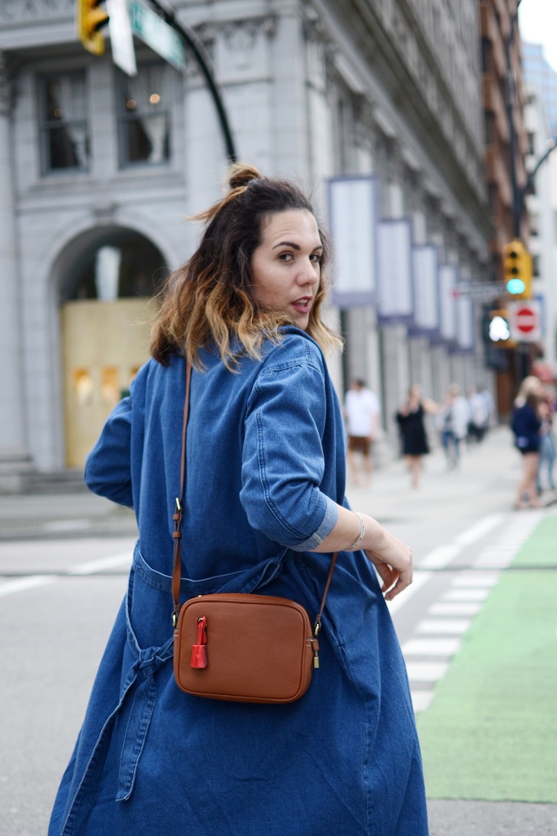 J.Crew Signet bag review Vancouver fashion blogger denim duster coat