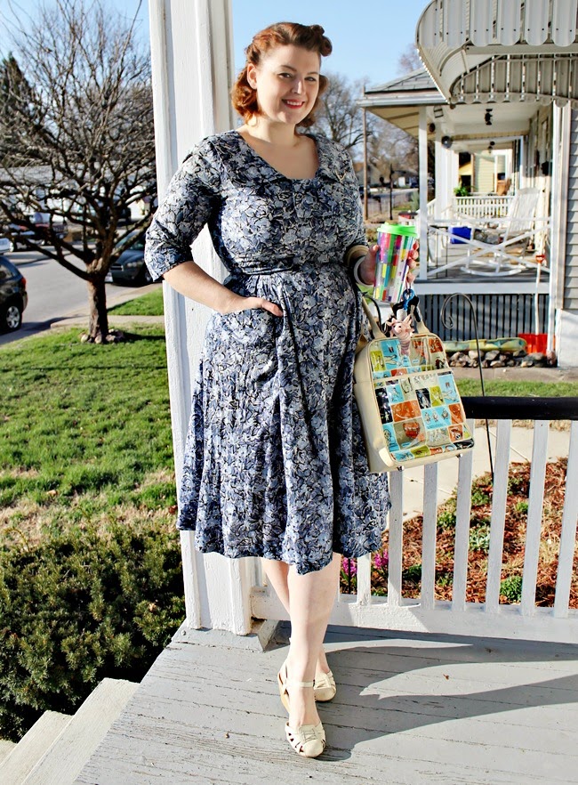 1950s vintage cotton plus size floral day dress via Va-Voom Vintage bloggy bootcamp