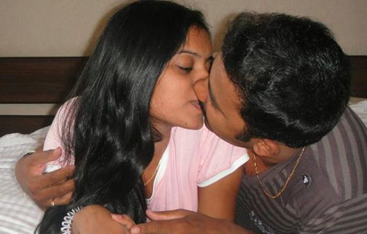 Indian girl naked kissing her boyfriend naked brothers band