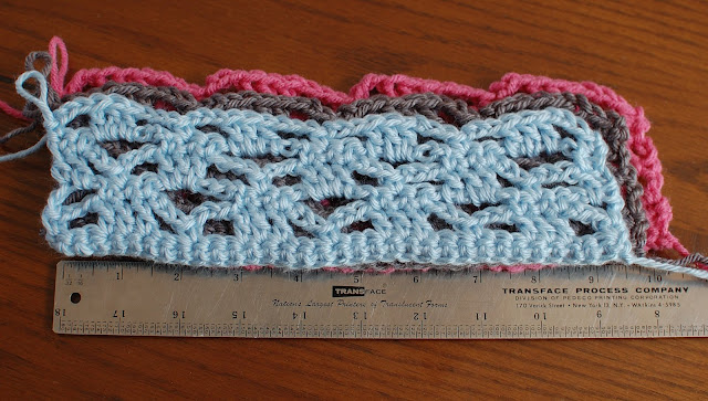 What Is Gauge? | www.petalstopicots.com | #crochet