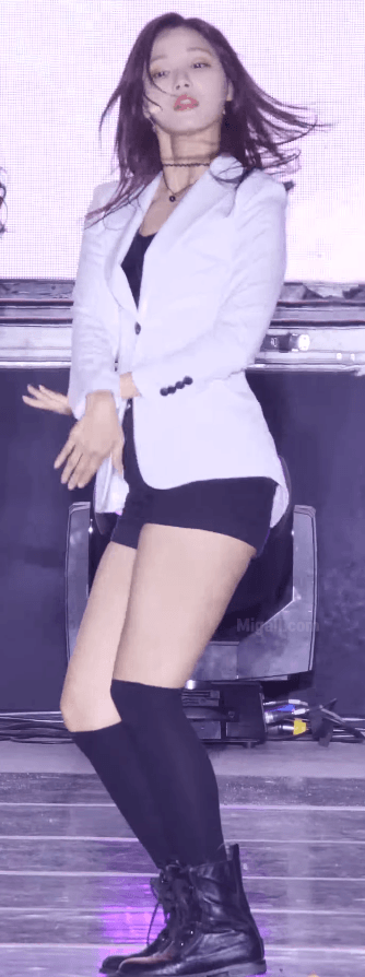 사람홀리는 모모랜드 연우.gif | 인스티즈