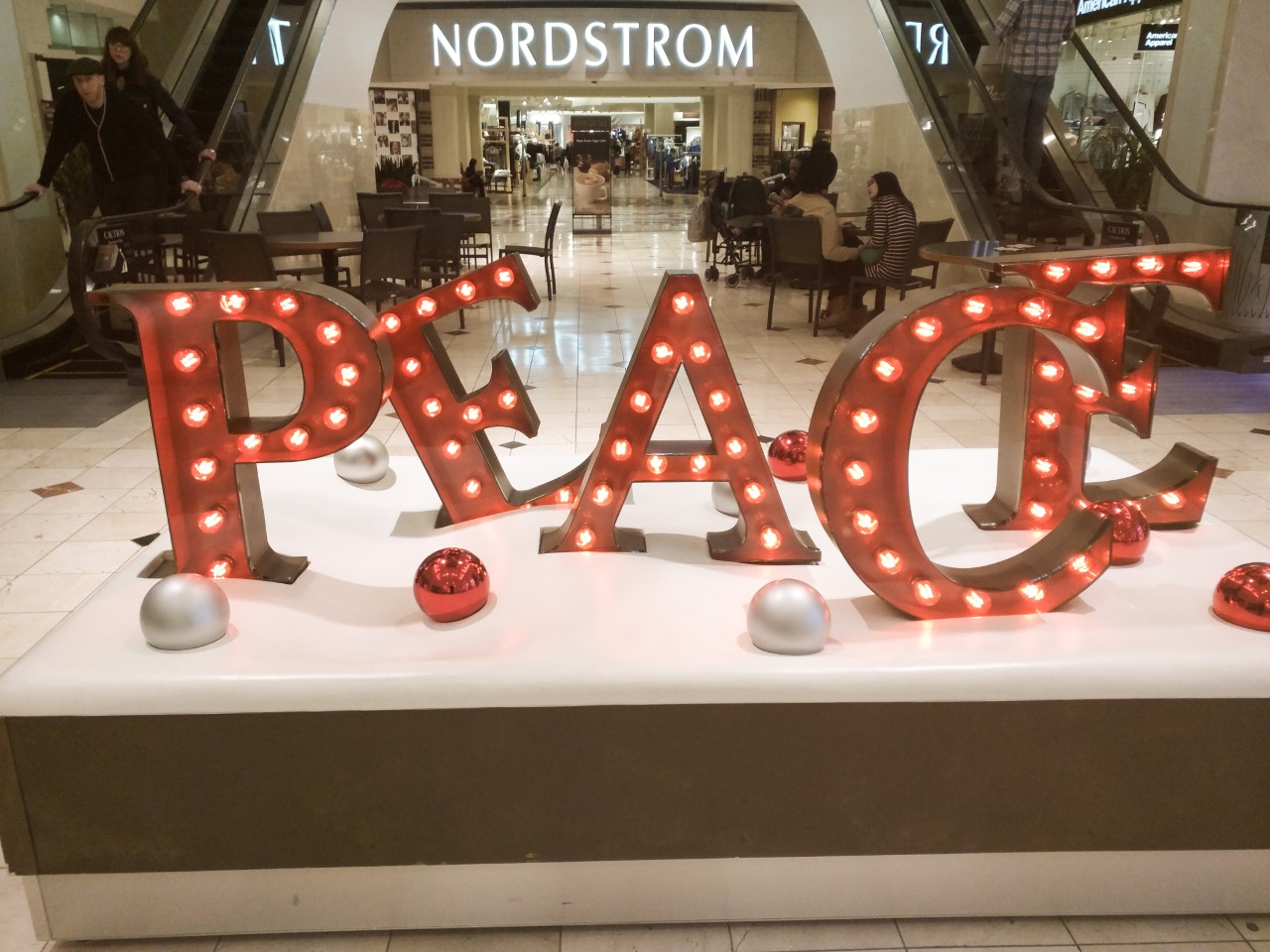 Robert Dyer Bethesda Row Westfield Montgomery Mall ready for the holidays, Smart Toys reopens