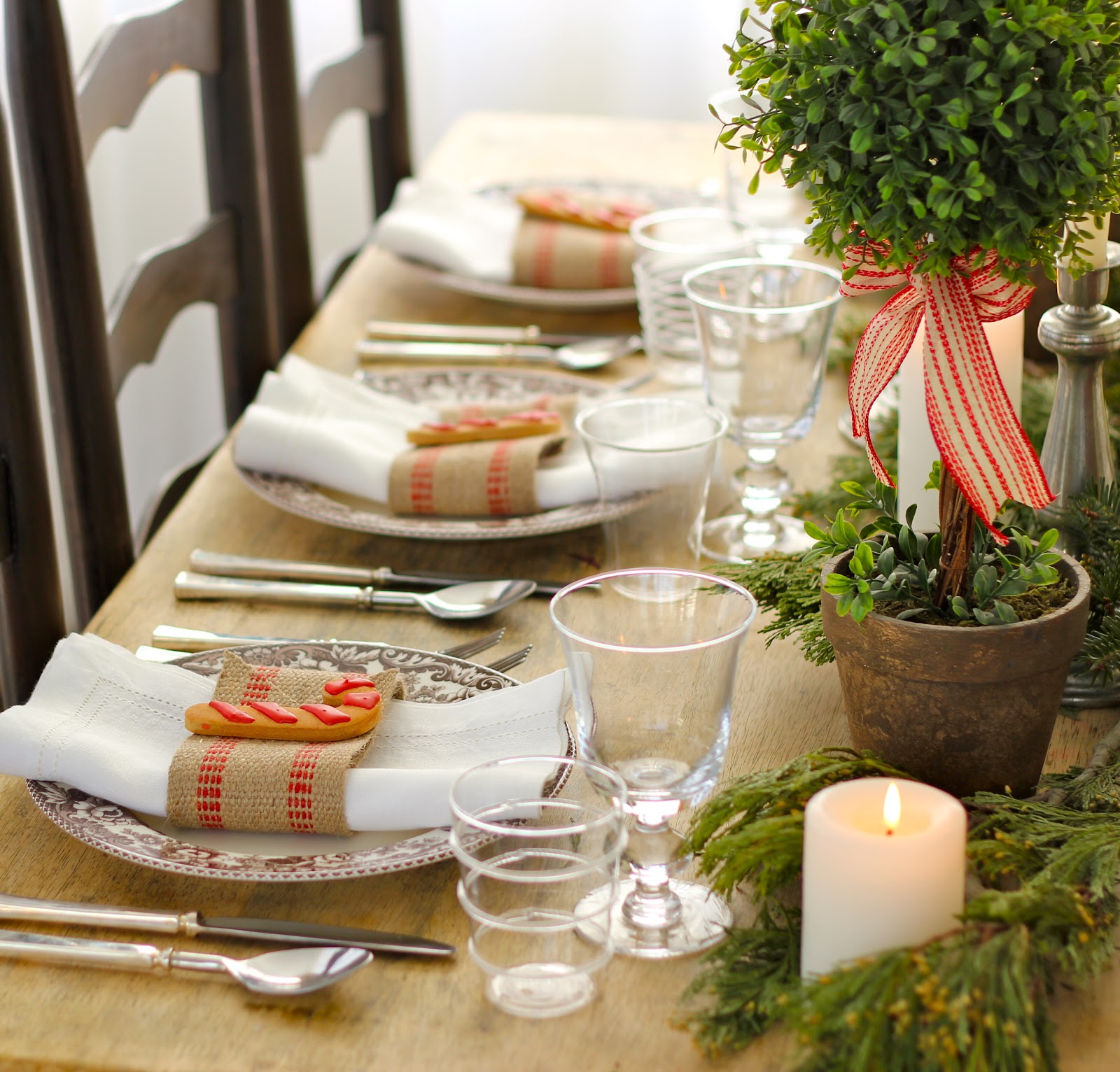 Jenny Steffens Hobick: Holiday Table Setting | Centerpiece Ideas for ...
