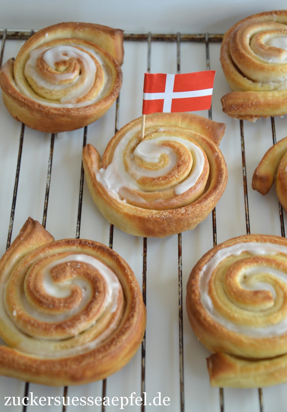 Ein original Rezept für dänische Zimtschnecken | ♥ Zuckersüße Äpfel ...