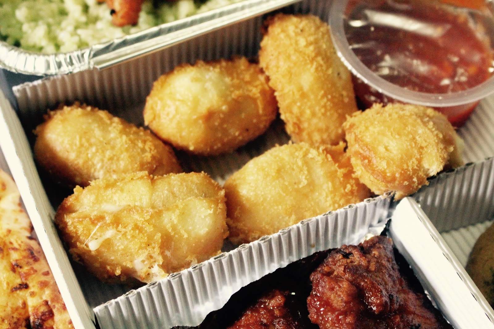 Pizza Hut Delivery: MyBox & Pepchiz ~ airin alivia