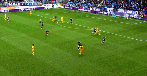 메시의 로빙 패스.gif | 인스티즈