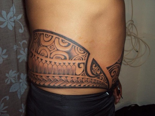 Polinésia Tatuagem no Estômago