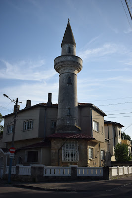Casa cu minaret din vecinătatea vilei regale din Mamaia