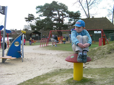 young childrens play area plump duck cafe petersfield heath lake
