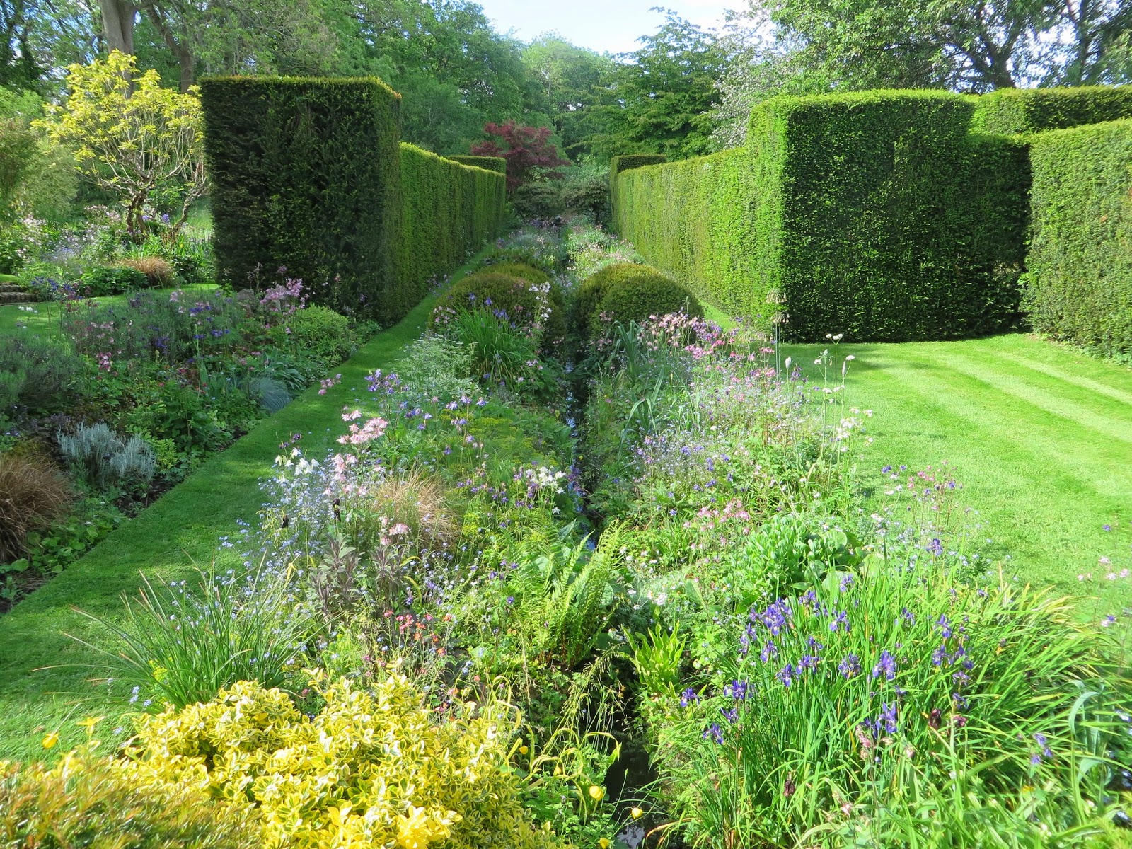 The Gardener's Eye: Vann, an Arts and Crafts Garden in Surrey