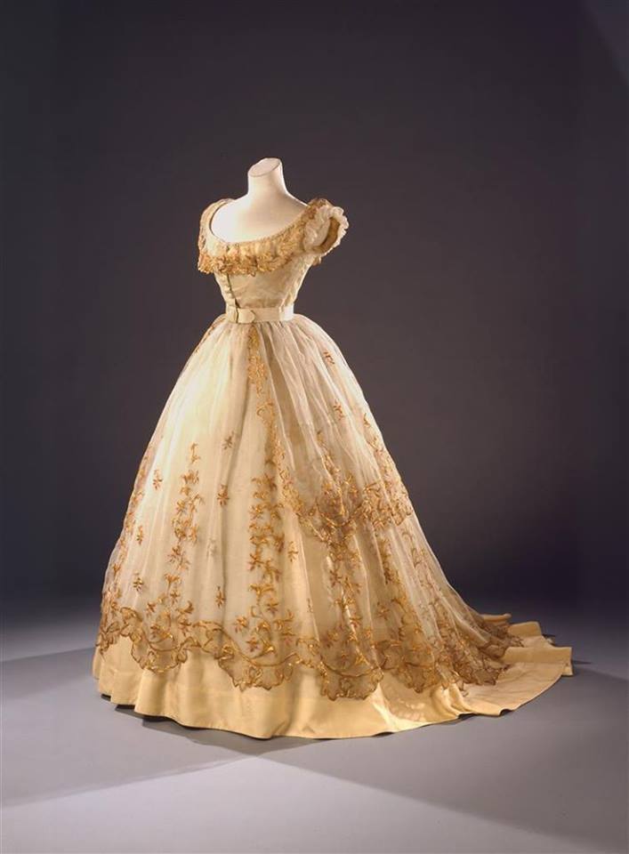 Historical Saga Novels Victorian Dresses Historical Saga Novels Victorian Dresses