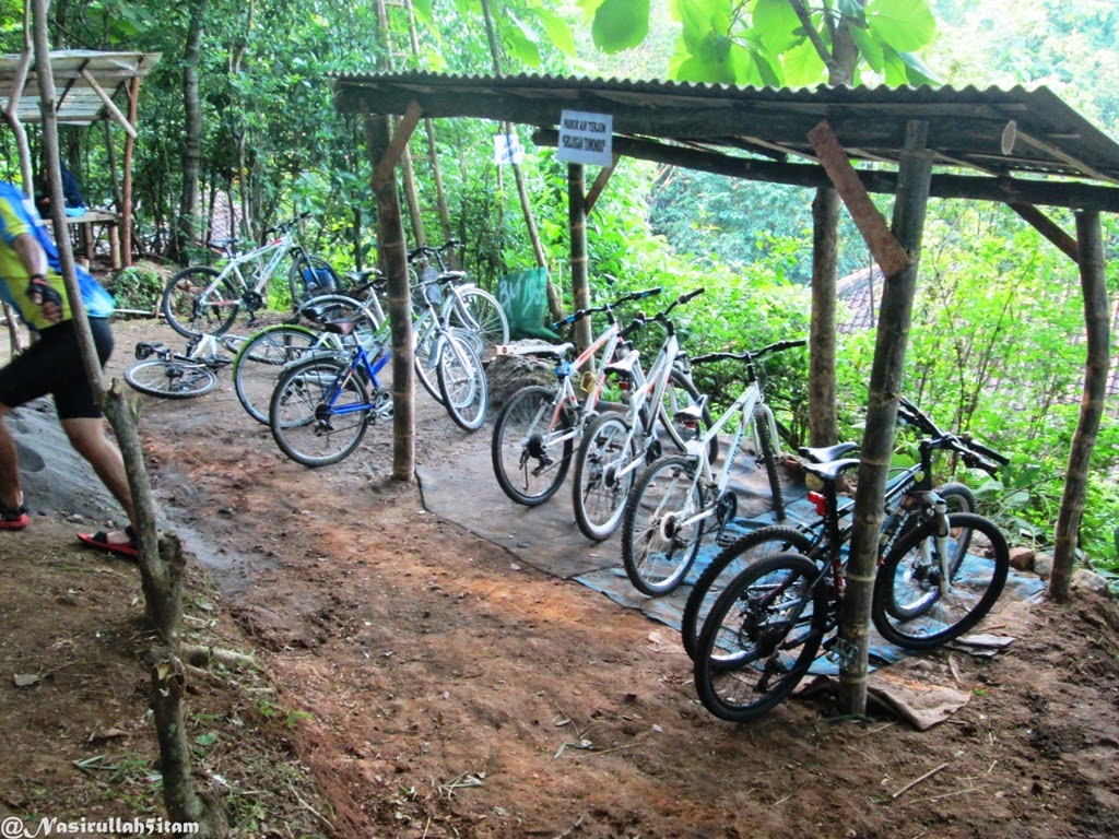 Sepeda-sepeda yang berada didekat lokasi